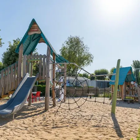 Camping Accueillant Animaux - 4 Pers. - Api-1-52-2423 Saint-Jean-de-Monts